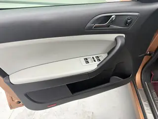 Skoda Yeti 2016 1.4TSI DSG Line Creation Edition interior photo 14 Skoda Yeti 2016 1.4TSI DSG Line Creation Edition interior photo 14