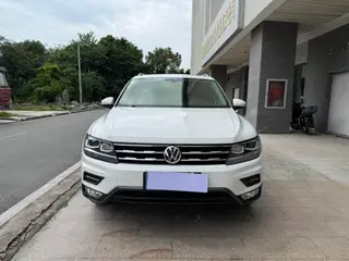 Volkswagen Tiguan L 2017 330TSI Automatic Two-Drive Deluxe Edition exterior photo 2 Volkswagen Tiguan L 2017 330TSI Automatic Two-Drive Deluxe Edition exterior photo 2