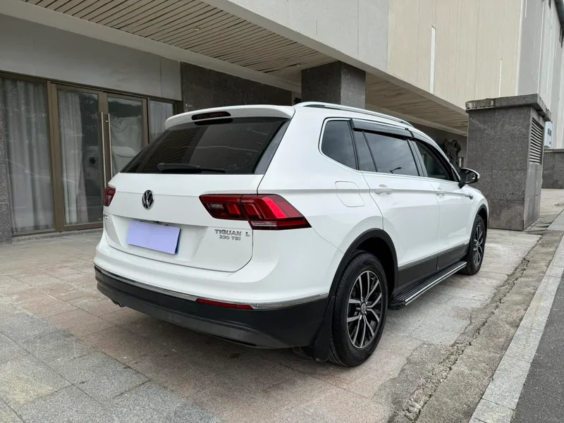 Volkswagen Tiguan L 2017 330TSI Automatic Two-Drive Deluxe Edition exterior photo 7 Volkswagen Tiguan L 2017 330TSI Automatic Two-Drive Deluxe Edition exterior photo 7