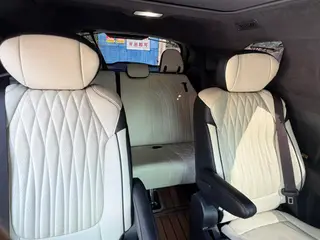 Toyota Sienna 2021 2.5L Hybrid Platinum Edition interior photo 10 Toyota Sienna 2021 2.5L Hybrid Platinum Edition interior photo 10