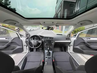 Volkswagen Golf 2018 1.6L Automatic Comfort Type interior photo 6 Volkswagen Golf 2018 1.6L Automatic Comfort Type interior photo 6