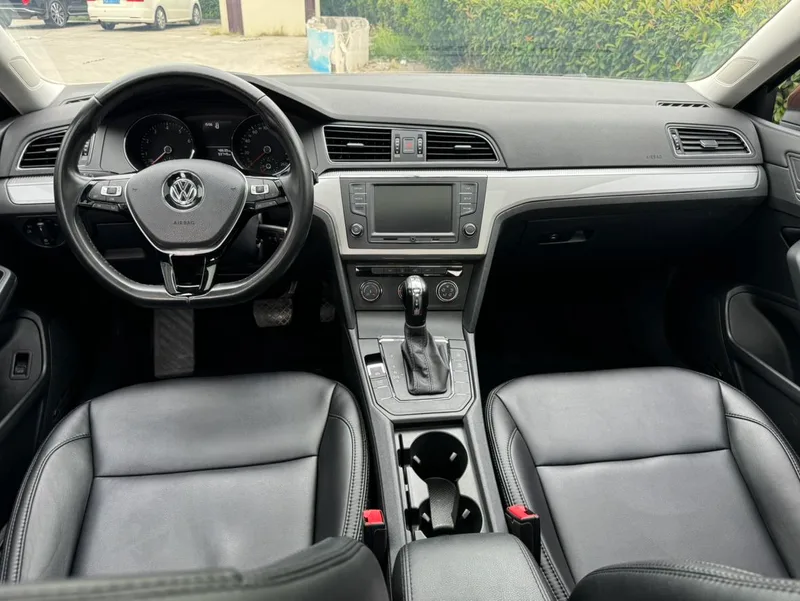 Volkswagen Lamando 2017 230TSI DSG Fashion Edition interior photo 10 Volkswagen Lamando 2017 230TSI DSG Fashion Edition interior photo 10