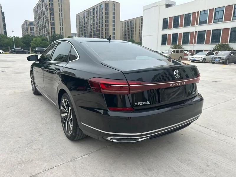 Volkswagen Passat 2022 330TSI Elite Edition interior photo 8 Volkswagen Passat 2022 330TSI Elite Edition interior photo 8