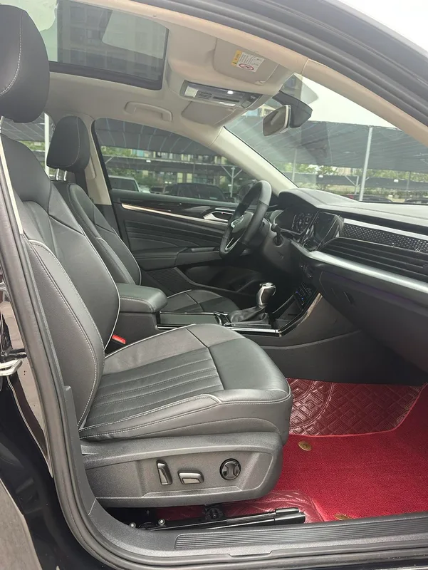 Volkswagen Passat 2022 330TSI Elite Edition interior photo 11 Volkswagen Passat 2022 330TSI Elite Edition interior photo 11