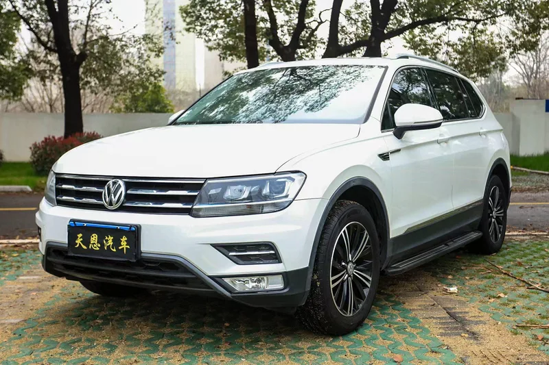 Volkswagen Tiguan L 2019 330TSI Automatic two-wheel drive panoramic comfort version Country VI exterior photo 1 Volkswagen Tiguan L 2019 330TSI Automatic two-wheel drive panoramic comfort version Country VI exterior photo 1