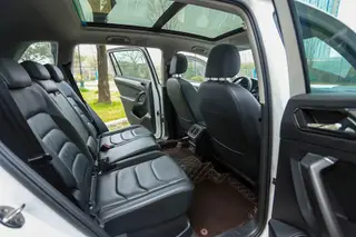 Volkswagen Tiguan L 2019 330TSI Automatic two-wheel drive panoramic comfort version Country VI interior photo 8 Volkswagen Tiguan L 2019 330TSI Automatic two-wheel drive panoramic comfort version Country VI interior photo 8