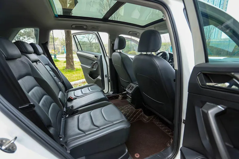 Volkswagen Tiguan L 2019 330TSI Automatic two-wheel drive panoramic comfort version Country VI interior photo 8 Volkswagen Tiguan L 2019 330TSI Automatic two-wheel drive panoramic comfort version Country VI interior photo 8