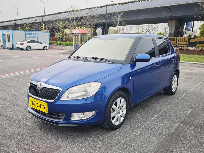 Skoda Fabia 2012 1.4L automatic crystal version exterior photo 1 Skoda Fabia 2012 1.4L automatic crystal version exterior photo 1