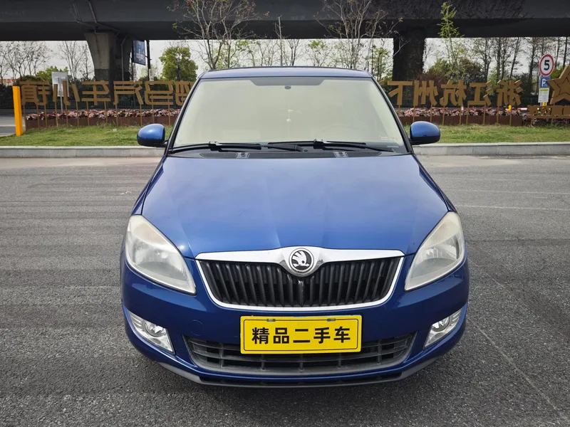 Skoda Fabia 2012 1.4L automatic crystal version exterior photo 2 Skoda Fabia 2012 1.4L automatic crystal version exterior photo 2