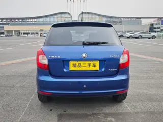 Skoda Fabia 2012 1.4L automatic crystal version exterior photo 7 Skoda Fabia 2012 1.4L automatic crystal version exterior photo 7