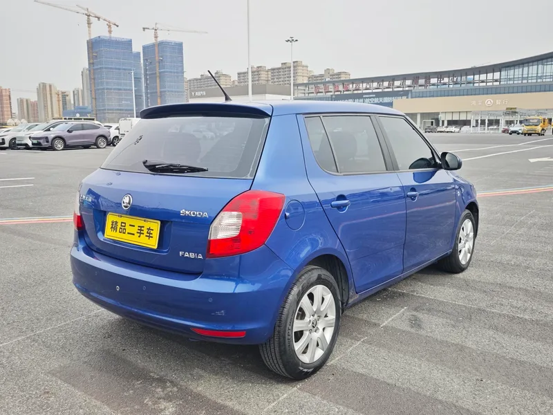 Skoda Fabia 2012 1.4L automatic crystal version exterior photo 8 Skoda Fabia 2012 1.4L automatic crystal version exterior photo 8