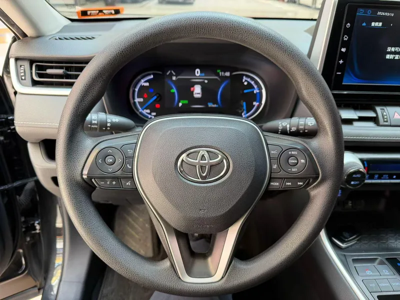 Toyota RAV4 2020 Dual Power 2.5L CVT Two-wheel drive elite version interior photo 6 Toyota RAV4 2020 Dual Power 2.5L CVT Two-wheel drive elite version interior photo 6