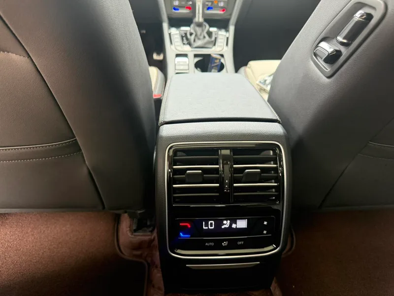 Volkswagen Magotan 2023 200 Ten thousand commemorative edition 330TSI DSG Luxury type interior photo 10 Volkswagen Magotan 2023 200 Ten thousand commemorative edition 330TSI DSG Luxury type interior photo 10