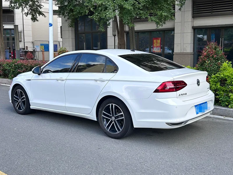 Volkswagen Lamando 2019 280TSI DSG Comfort Edition Country VI exterior photo 4 Volkswagen Lamando 2019 280TSI DSG Comfort Edition Country VI exterior photo 4