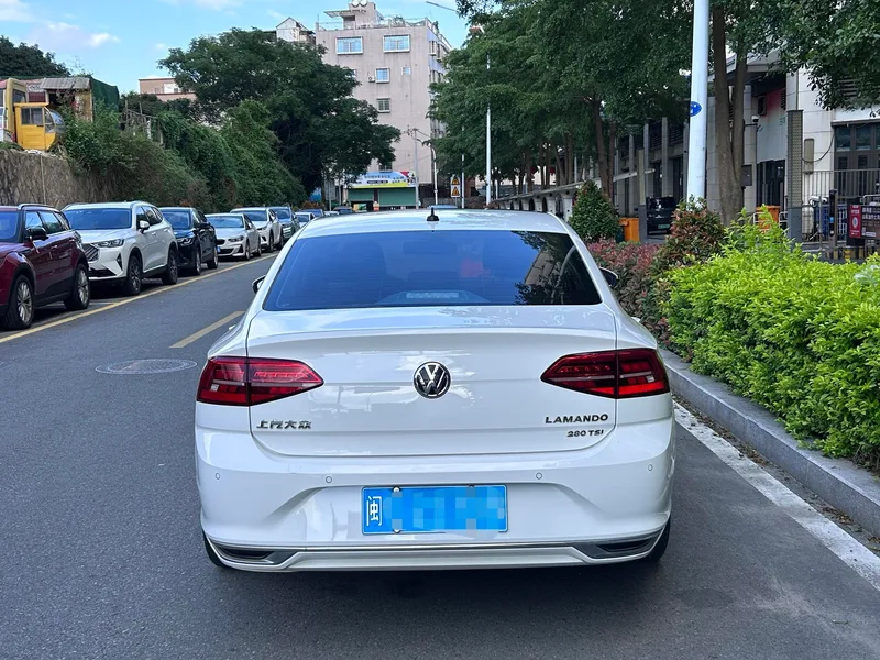 Volkswagen Lamando 2019 280TSI DSG Comfort Edition Country VI exterior photo 5 Volkswagen Lamando 2019 280TSI DSG Comfort Edition Country VI exterior photo 5