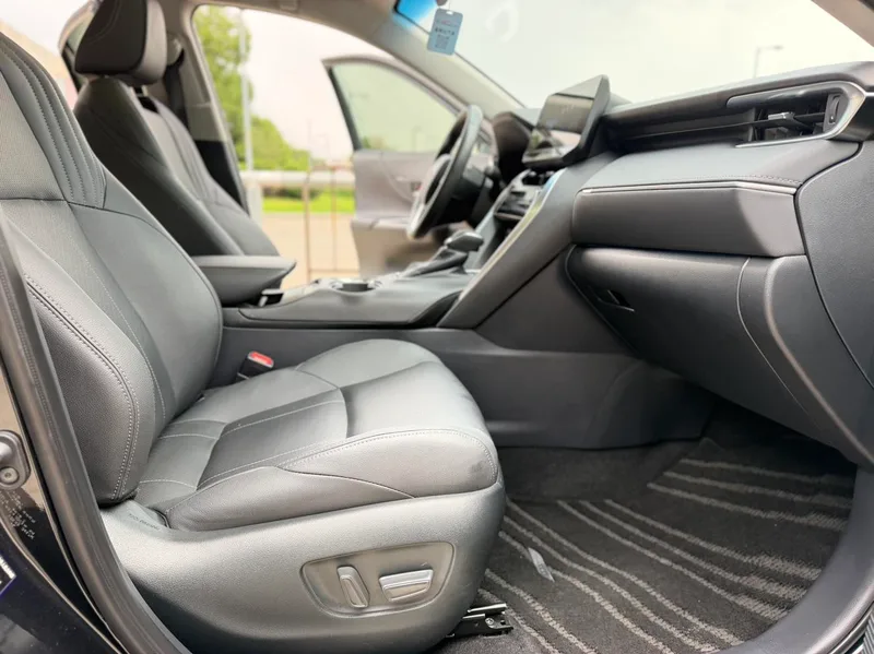 Toyota Harrier 2023 Intelligent electric hybrid double engine 2.5L E-CVT Two-wheel drive luxury edition interior photo 11 Toyota Harrier 2023 Intelligent electric hybrid double engine 2.5L E-CVT Two-wheel drive luxury edition interior photo 11
