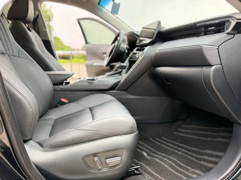 Toyota Harrier 2023 Intelligent electric hybrid double engine 2.5L E-CVT Two-wheel drive luxury edition interior photo 12 Toyota Harrier 2023 Intelligent electric hybrid double engine 2.5L E-CVT Two-wheel drive luxury edition interior photo 12
