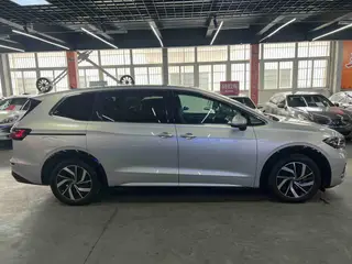 Volkswagen Viloran 2020 330TSI Edición de lujo exterior foto 4 Volkswagen Viloran 2020 330TSI Edición de lujo exterior foto 4