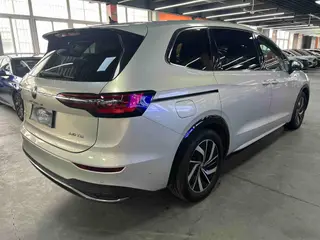 Volkswagen Viloran 2020 330TSI Edición de lujo exterior foto 5 Volkswagen Viloran 2020 330TSI Edición de lujo exterior foto 5