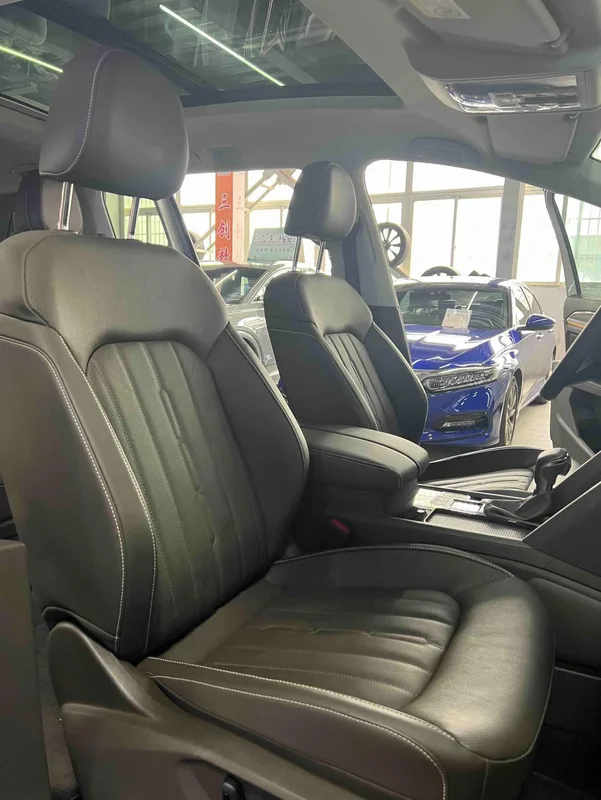 Volkswagen Viloran 2020 330TSI Edición de lujo interior foto 11 Volkswagen Viloran 2020 330TSI Edición de lujo interior foto 11