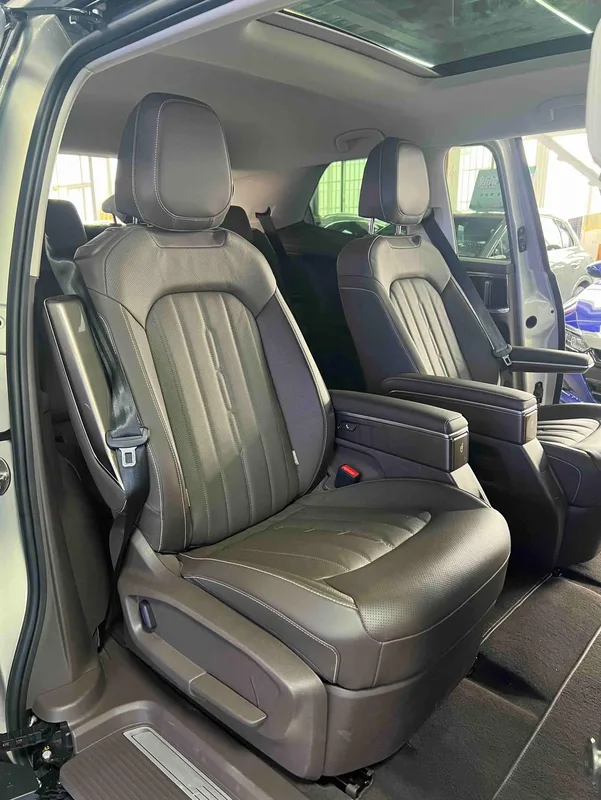 Volkswagen Viloran 2020 330TSI Edición de lujo interior foto 12 Volkswagen Viloran 2020 330TSI Edición de lujo interior foto 12