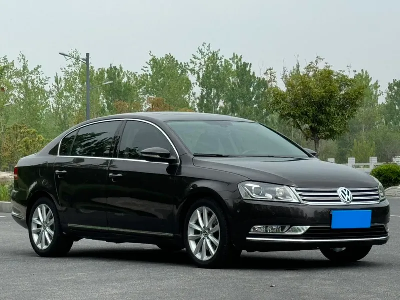 Volkswagen Magotan 2015 2.0TSI Premium Trim exterior photo 3