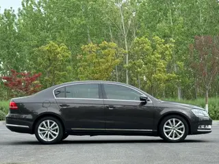 Volkswagen Magotan 2015 2.0TSI Premium Trim exterior photo 4