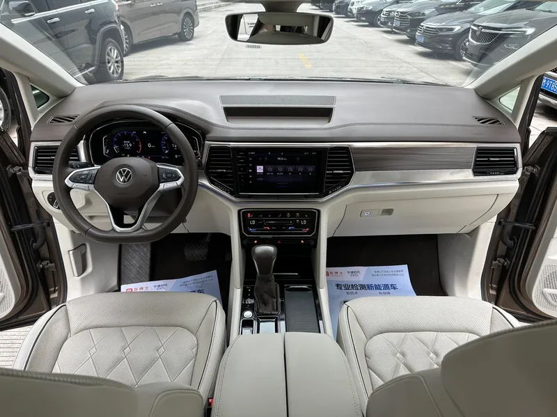 Volkswagen Viloran 2020 380TSI Premium Edition interior photo 13 Volkswagen Viloran 2020 380TSI Premium Edition interior photo 13