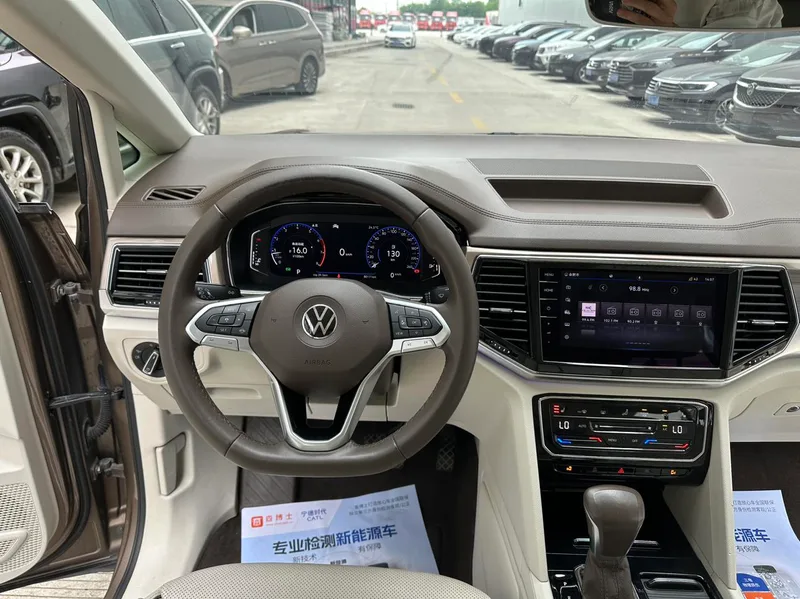 Volkswagen Viloran 2020 380TSI Premium Edition interior photo 15 Volkswagen Viloran 2020 380TSI Premium Edition interior photo 15
