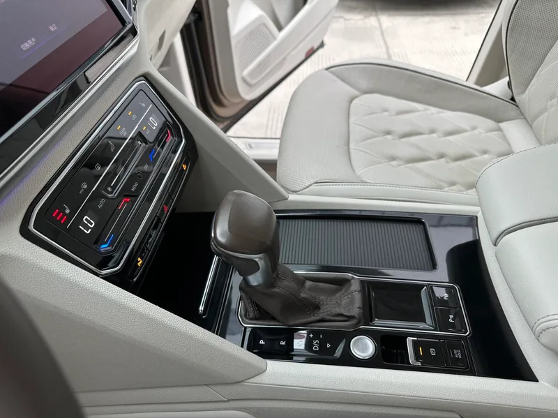 Volkswagen Viloran 2020 380TSI Premium Edition interior photo 17 Volkswagen Viloran 2020 380TSI Premium Edition interior photo 17