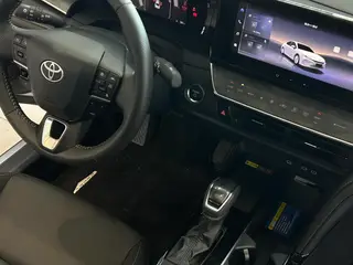 Toyota Camry 2024 Doble motor 2.0HGVP Edición de lujo interior foto 9