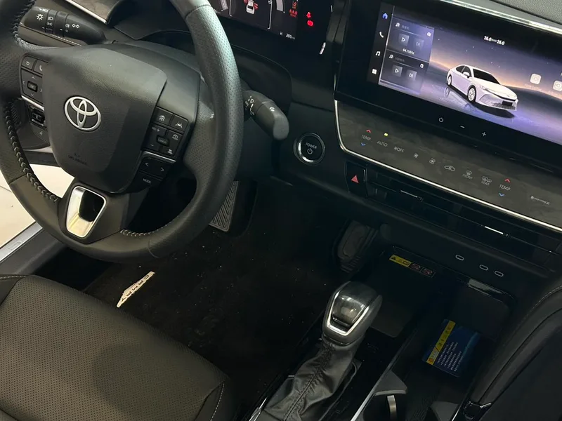 Toyota Camry 2024 Doble motor 2.0HGVP Edición de lujo interior foto 9