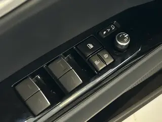 Toyota Camry 2024 Doble motor 2.0HGVP Edición de lujo interior foto 14