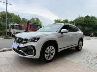 Volkswagen Tayron X 2020 330TSI Двум привод