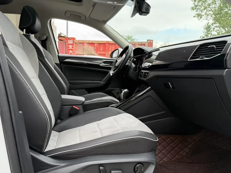 Volkswagen Tayron X 2020 330TSI Two-Drive Distinguished Zhilian Edition interior photo 11 Volkswagen Tayron X 2020 330TSI Two-Drive Distinguished Zhilian Edition interior photo 11
