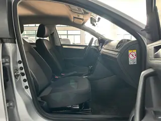 Volkswagen Jetta 2015 1.6L Automatic fashion type interior photo 12 Volkswagen Jetta 2015 1.6L Automatic fashion type interior photo 12