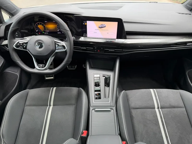 Volkswagen Golf 2021 280TSI DSG R-Line interior photo 12 Volkswagen Golf 2021 280TSI DSG R-Line interior photo 12