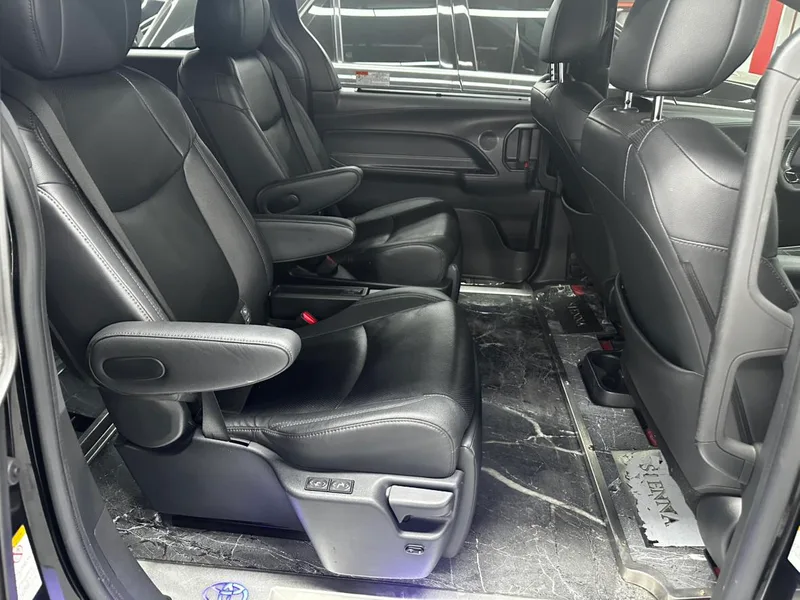 Toyota Sienna 2021 2.5L Hybrid Ultimate Edition exterior photo 8 Toyota Sienna 2021 2.5L Hybrid Ultimate Edition exterior photo 8