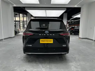 Toyota Sienna 2021 2.5L Hybrid Ultimate Edition interior photo 17 Toyota Sienna 2021 2.5L Hybrid Ultimate Edition interior photo 17