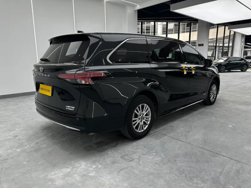Toyota Sienna 2021 2.5L Hybrid Ultimate Edition interior photo 18 Toyota Sienna 2021 2.5L Hybrid Ultimate Edition interior photo 18