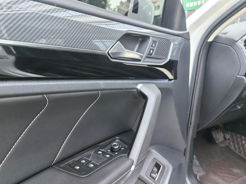 Volkswagen Tayron 2020 380TSI R-Line Zhilian Edition Four-wheel drive interior photo 12 Volkswagen Tayron 2020 380TSI R-Line Zhilian Edition Four-wheel drive interior photo 12