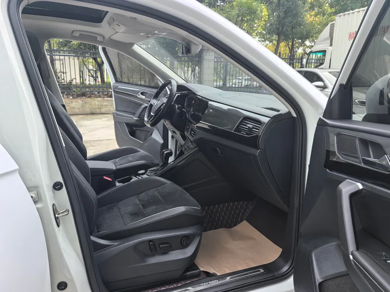 Volkswagen Tayron 2020 380TSI R-Line Zhilian Edition Four-wheel drive interior photo 16 Volkswagen Tayron 2020 380TSI R-Line Zhilian Edition Four-wheel drive interior photo 16