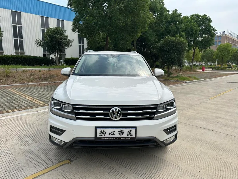 Volkswagen Tiguan L 2018 Restyling 330TSI Automatic Two-Drive Deluxe Edition exterior photo 2 Volkswagen Tiguan L 2018 Restyling 330TSI Automatic Two-Drive Deluxe Edition exterior photo 2