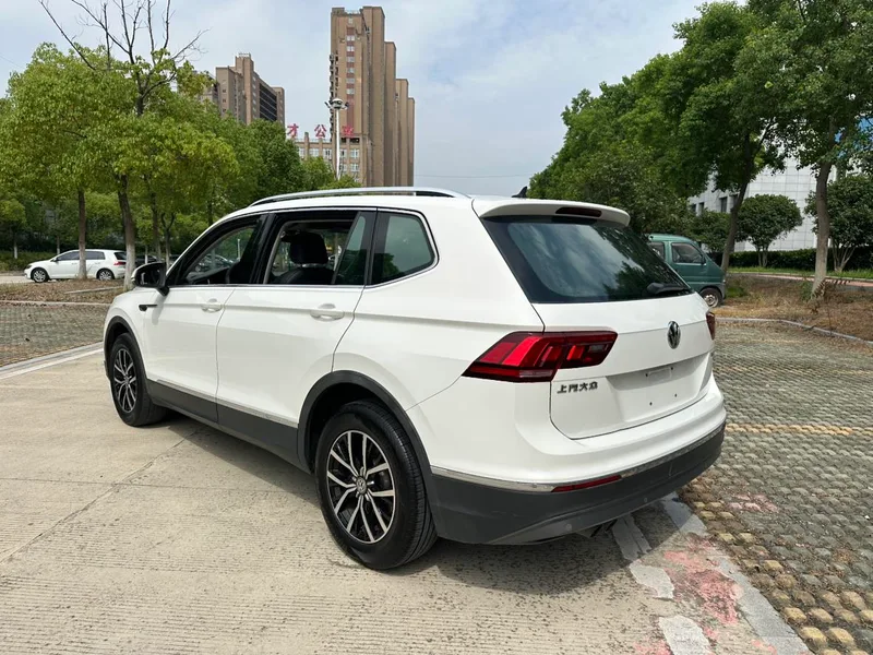 Volkswagen Tiguan L 2018 Restyling 330TSI Automatic Two-Drive Deluxe Edition exterior photo 6 Volkswagen Tiguan L 2018 Restyling 330TSI Automatic Two-Drive Deluxe Edition exterior photo 6
