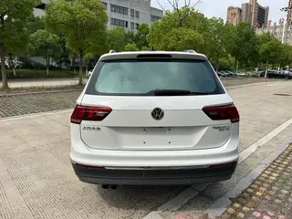 Volkswagen Tiguan L 2018 Restyling 330TSI Automatic Two-Drive Deluxe Edition exterior photo 7 Volkswagen Tiguan L 2018 Restyling 330TSI Automatic Two-Drive Deluxe Edition exterior photo 7