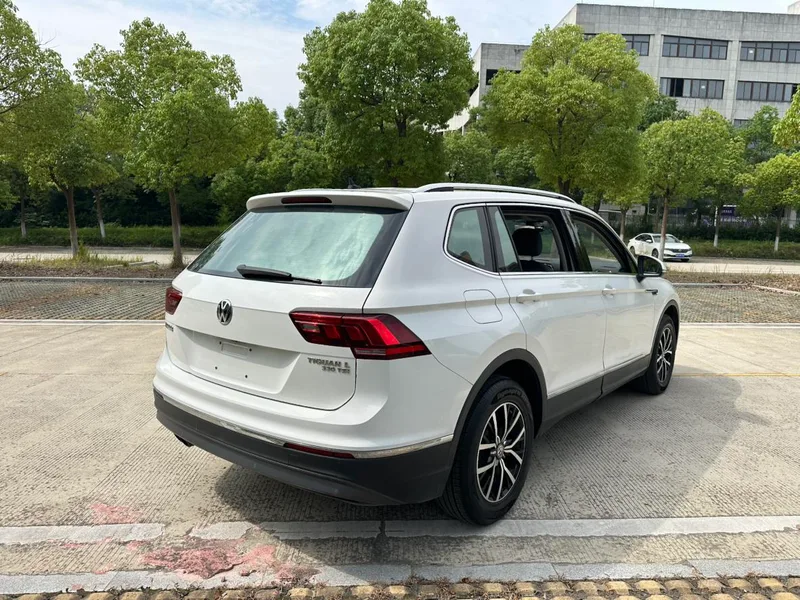 Volkswagen Tiguan L 2018 Restyling 330TSI Automatic Two-Drive Deluxe Edition exterior photo 8 Volkswagen Tiguan L 2018 Restyling 330TSI Automatic Two-Drive Deluxe Edition exterior photo 8