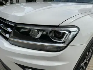 Volkswagen Tiguan L 2018 Restyling 330TSI Automatic Two-Drive Deluxe Edition interior photo 11 Volkswagen Tiguan L 2018 Restyling 330TSI Automatic Two-Drive Deluxe Edition interior photo 11