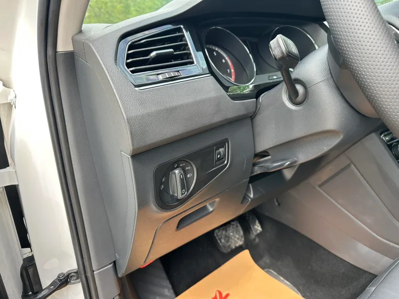 Volkswagen Tiguan L 2018 Restyling 330TSI Automatic Two-Drive Deluxe Edition interior photo 16 Volkswagen Tiguan L 2018 Restyling 330TSI Automatic Two-Drive Deluxe Edition interior photo 16
