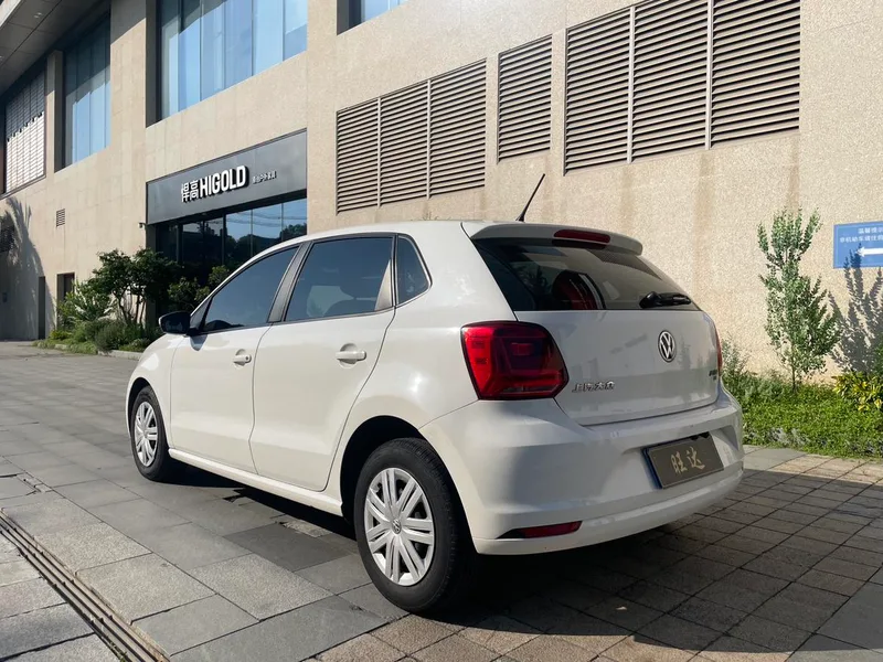 Volkswagen Polo 2018 1.5L Tipo de conducción automática interior foto 9 Volkswagen Polo 2018 1.5L Tipo de conducción automática interior foto 9