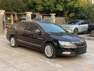 Skoda Superb 2013 1.8TSI Version officielle du nom automatique extérieur photo 3 Skoda Superb 2013 1.8TSI Version officielle du nom automatique extérieur photo 3